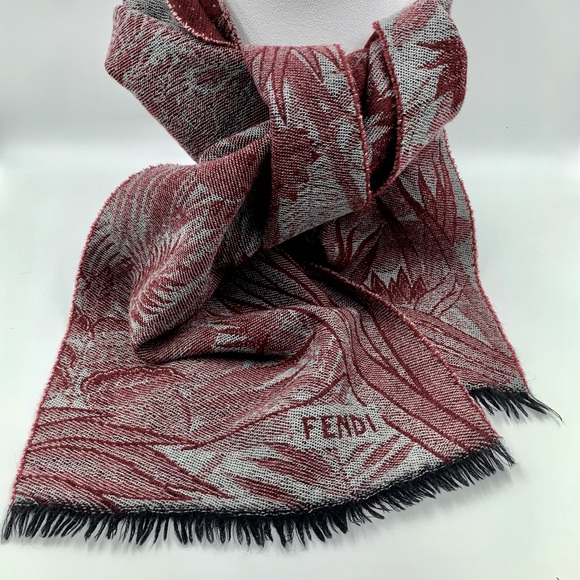 Fendi reversible Lotus/Rising Sun stole/scarf, wool blend, great condition - Picture 1 of 9